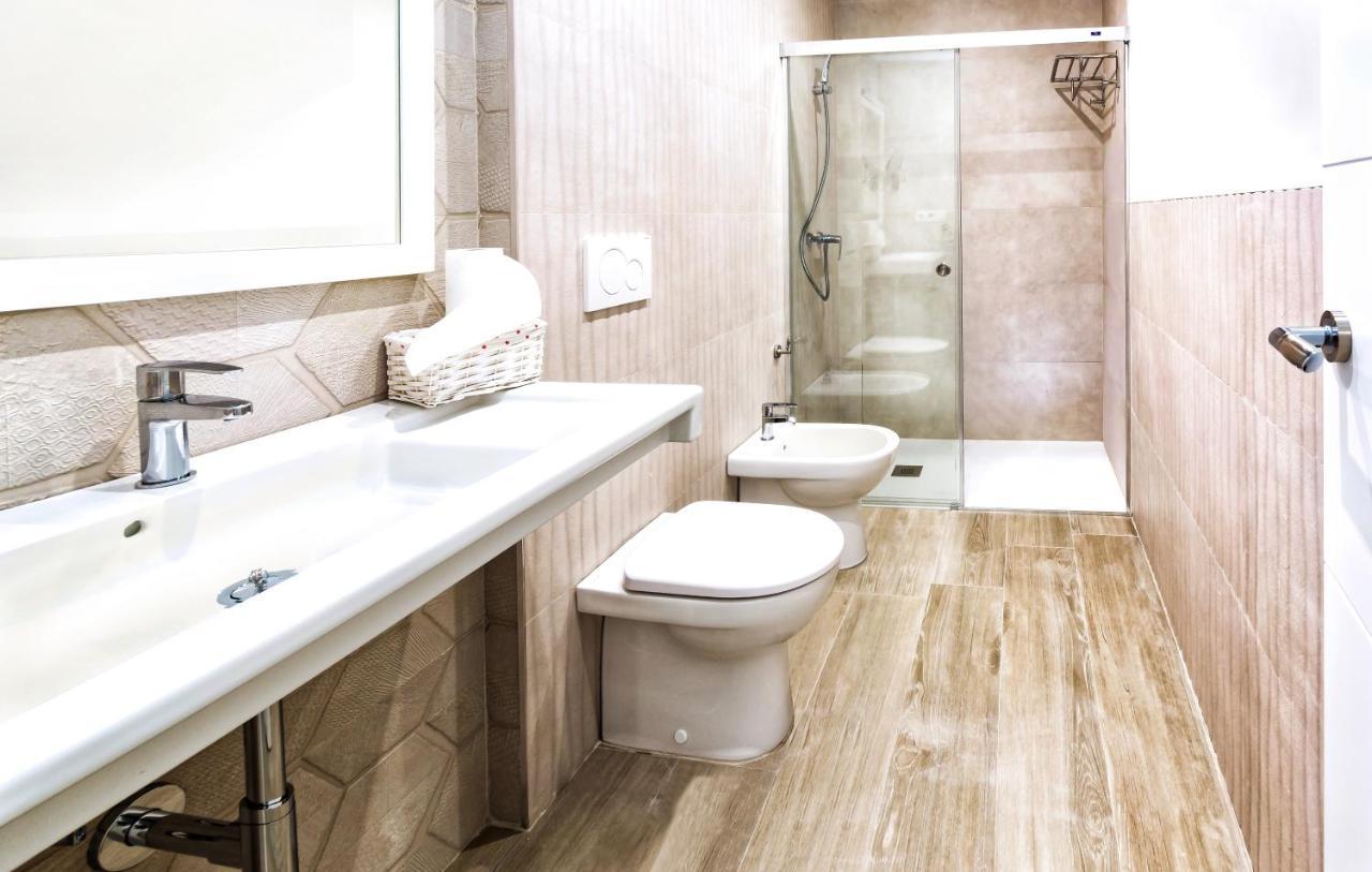 Apartamentos Perla Marina เนร์คา ภายนอก รูปภาพ