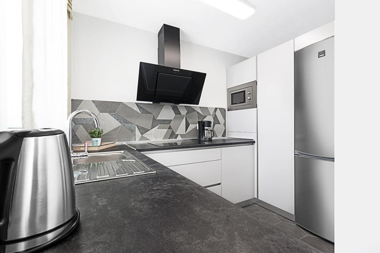 Apartamentos Perla Marina เนร์คา ภายนอก รูปภาพ