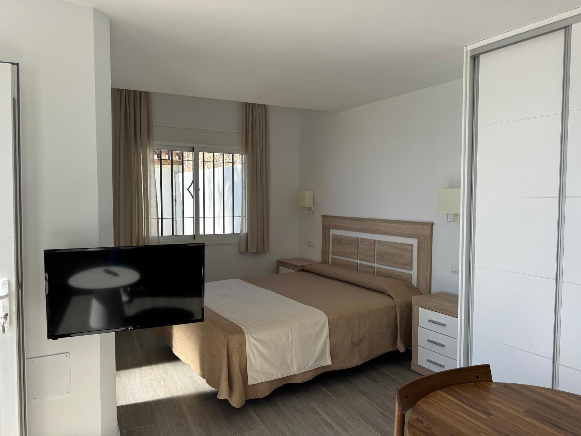 Apartamentos Perla Marina เนร์คา ภายนอก รูปภาพ